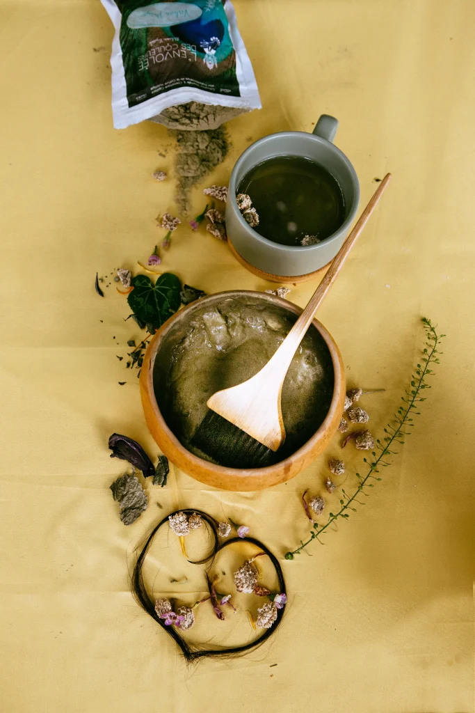 poudre de plantes ayurvedique pour les cheveux