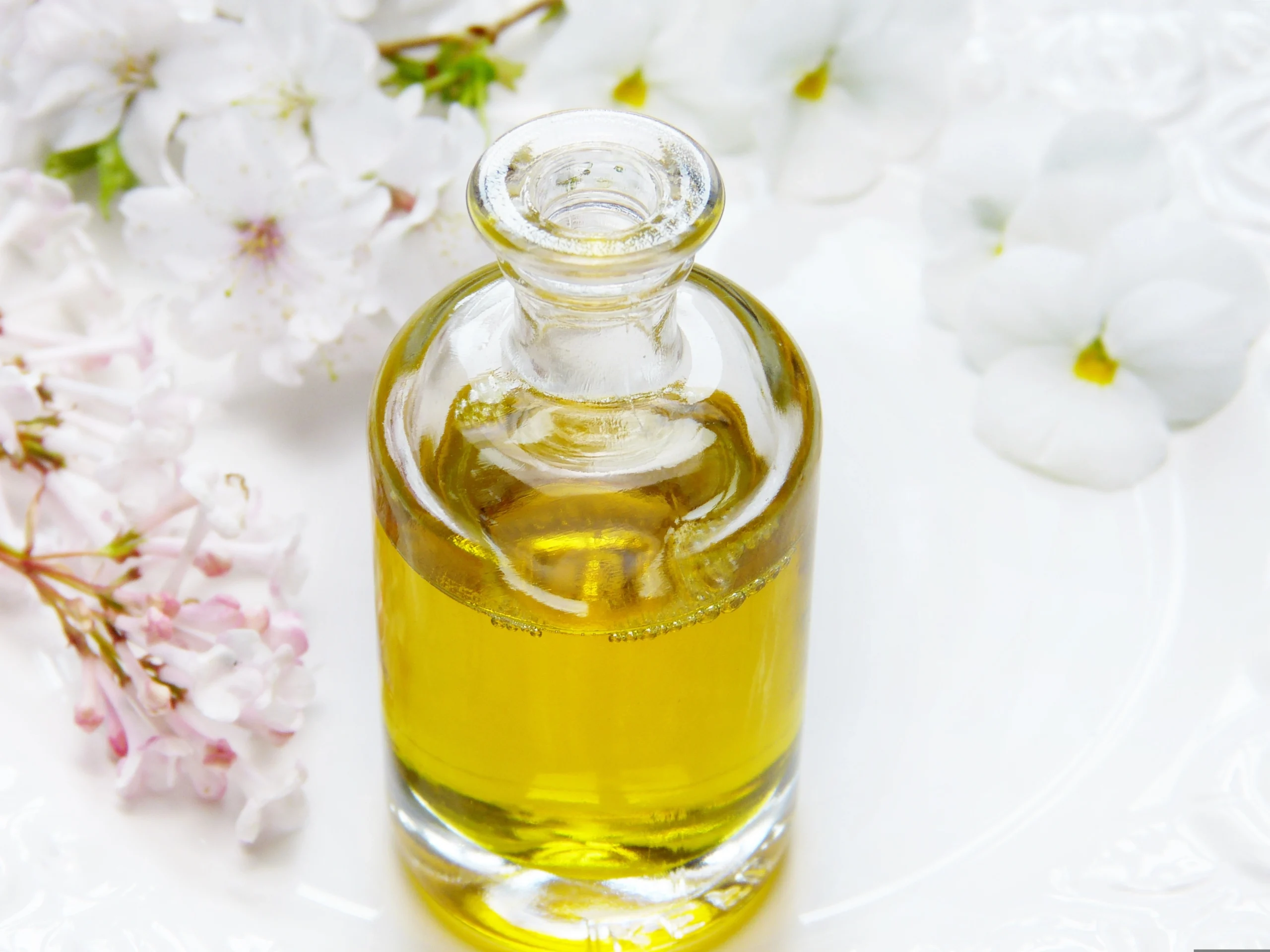 Flacon de parfum naturel fait maison, atelier parfum émotionnel Pau